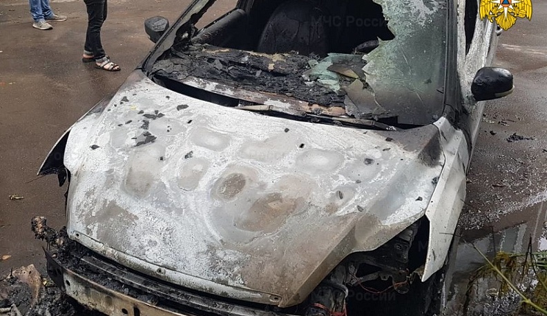 В Калуге сгорел на Степана Разина сгорел автомобиль