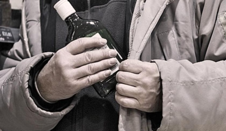 Малоярославчанин трижды украл алкоголь из магазина за один день