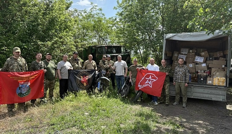 Из Дзержинского округа в зону СВО доставлена большая партия гуманитарного груза