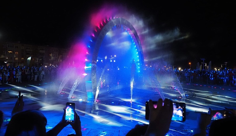 Калуга получила в подарок от Сбербанка мультимедийный музыкальный фонтан