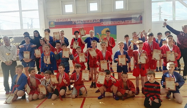 В Думиничах прошли соревнования по самбо, посвящённые годовщине освобождения посёлка от немецко-фашистских захватчиков