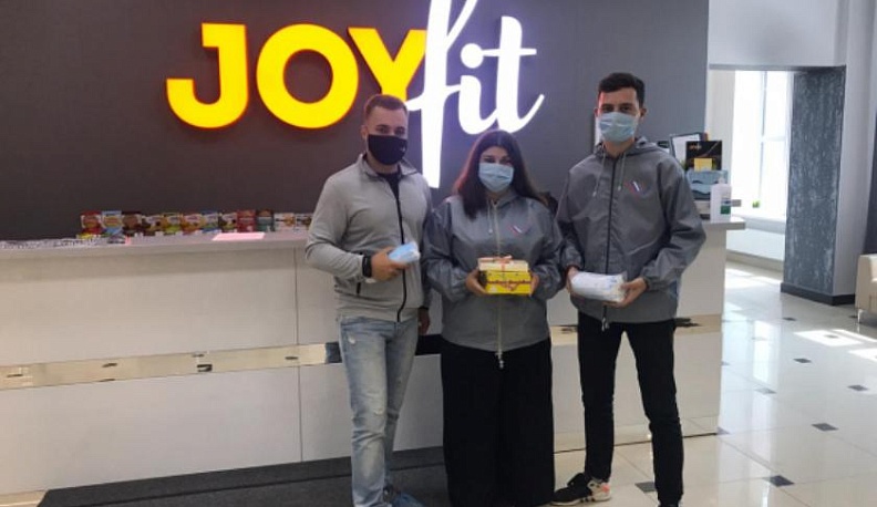 Активисты ОНФ вручили подарок победителю индивидуального забега #НеПациент в Калуге