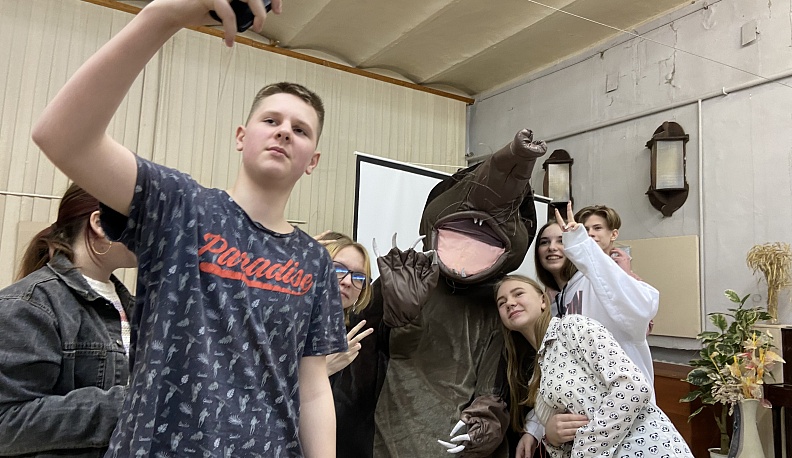 Уроки Хохули за год посетили 1500 школьников