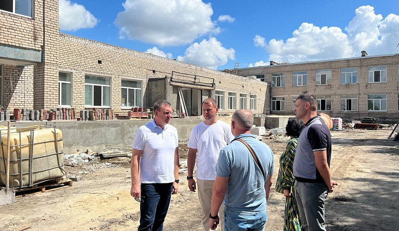 Из Калужской области в Первомайск доставили более 120 рюкзаков со школьными принадлежностями