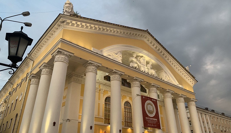 В калужском драмтеатре установили новое проекционное и световое оборудование