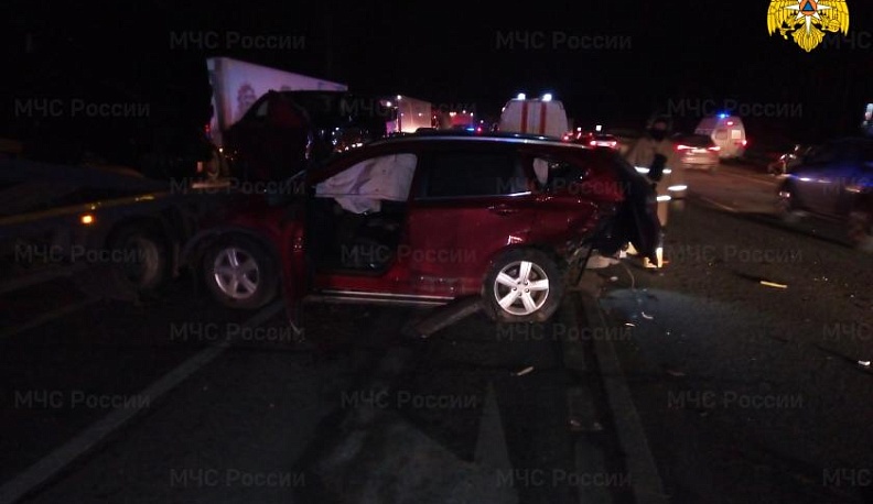 В Малоярославецком районе при столкновении трех машин погибли водитель и пешеход