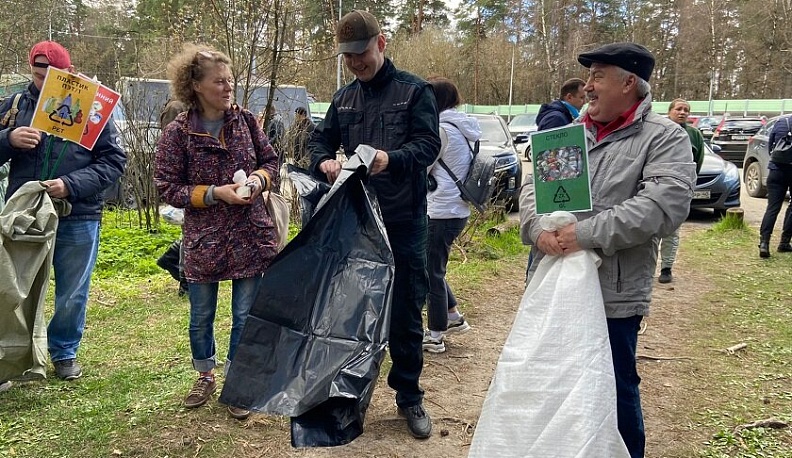 Из калужского бора вывезли 250 мешков мусора