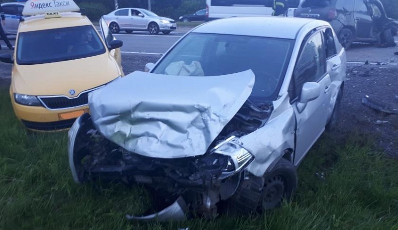 На трассе у Обнинска столкнулись четыре иномарки