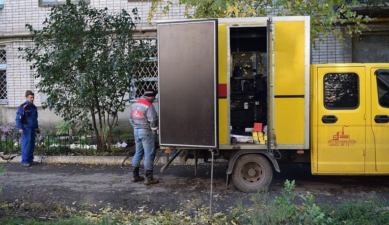 В подшефный Первомайск ЛНР из Калужской области прибыл очередной гуманитарный конвой со стройматериалами и бригада коммунальщиков