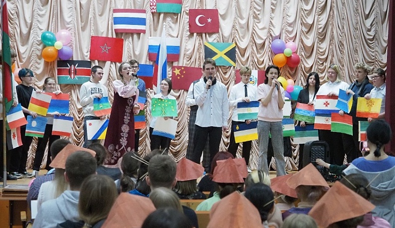 В Калуге прошёл фестиваль толерантных культур «Дорога к миру»