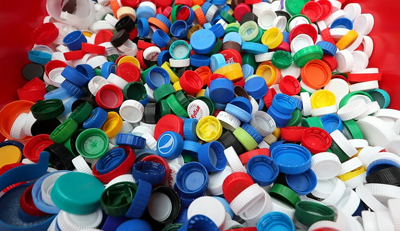 Калужане собрали больше 600 килограммов пластиковых крышек на переработку