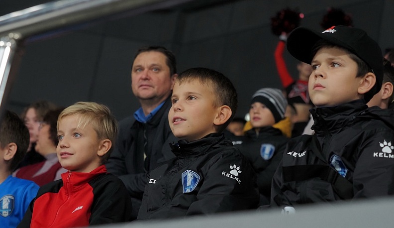 Калужане стартовали в Юниорской хоккейной лиге