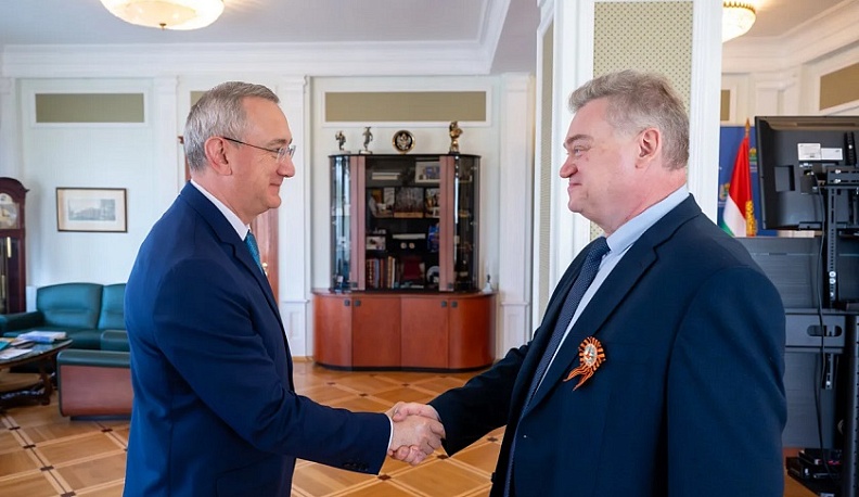 Владислав Шапша провел рабочую встречу с новым региональным уполномоченным по правам человека Олегом Калугиным 