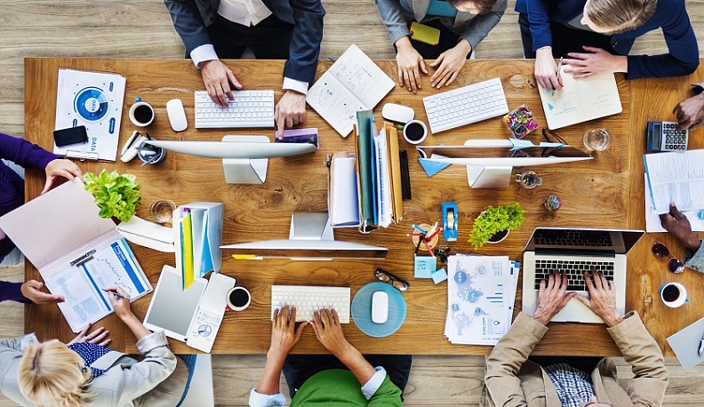 Каждая вторая компания в России решила работать в майские праздники