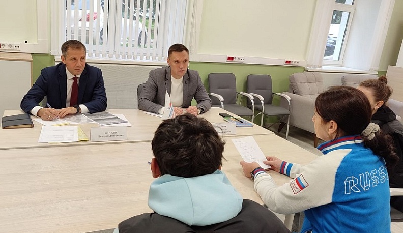 В калужском филиале фонда «Защитники Отечества» начались приёмы граждан по вопросам защиты прав детей участников СВО