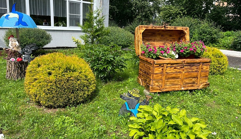 Детский сад «Семицветик» - лучшее озеленение территории среди организаций социальной структуры.