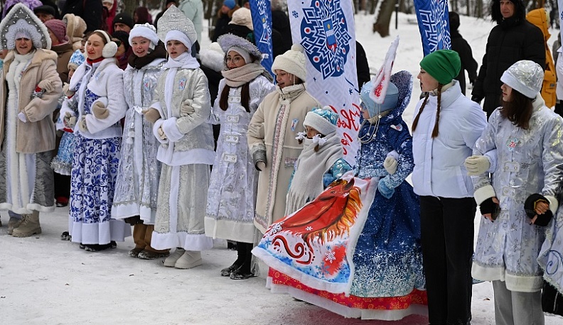 В Калуге прошел городской фестиваль Снегурочек