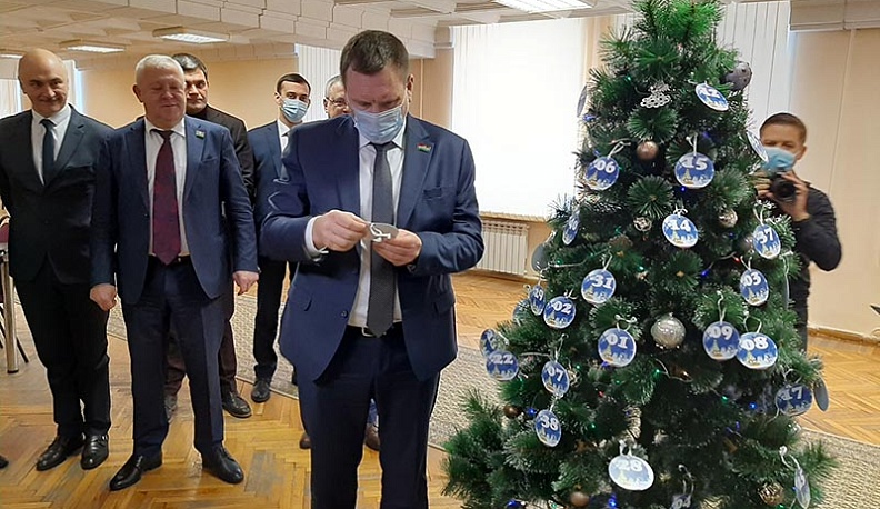 Депутаты регионального Законодательного Собрания исполнят желания юных калужан