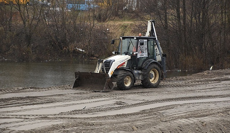 Замгубернатора Ольга Иванова проинспектировала строительство моста в Людинове