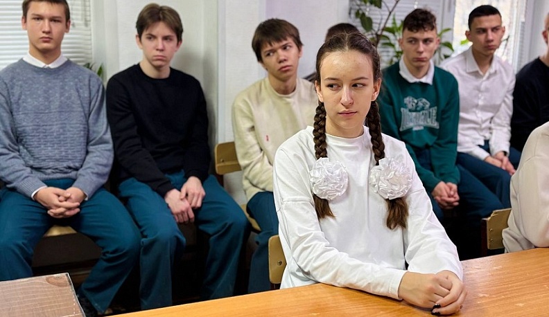 Калужским школьникам рассказали о женщинах Победы