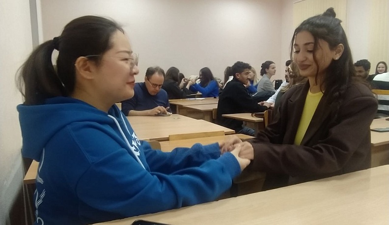 В КГУ прошёл вечер хороших манер «Этикет разных стран»