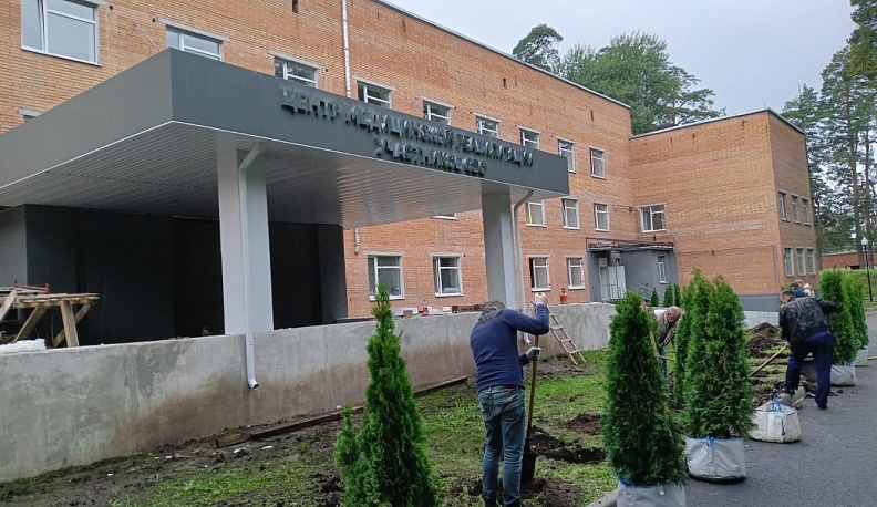 Медики - героям