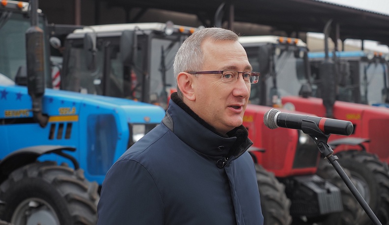 Губернатор оценил готовность техники Калужской МТС к выходу в поле