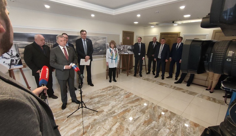 В Совете Федерации открылась фотовыставка об истории поискового движения в Калужской области