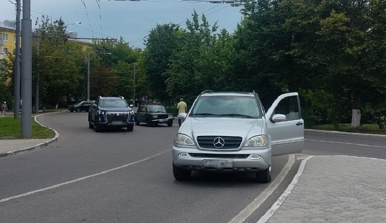 В центре Калуги из-за ДТП затруднено движение