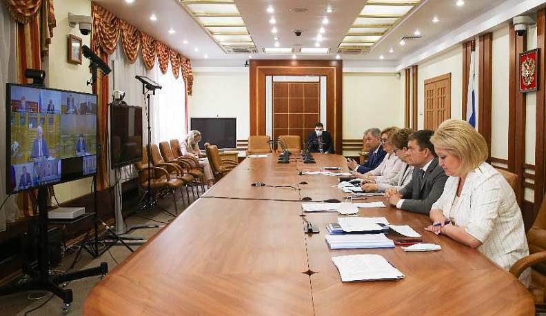 Анатолий Артамонов внес предложения по возможным источникам дополнительных доходов регионов