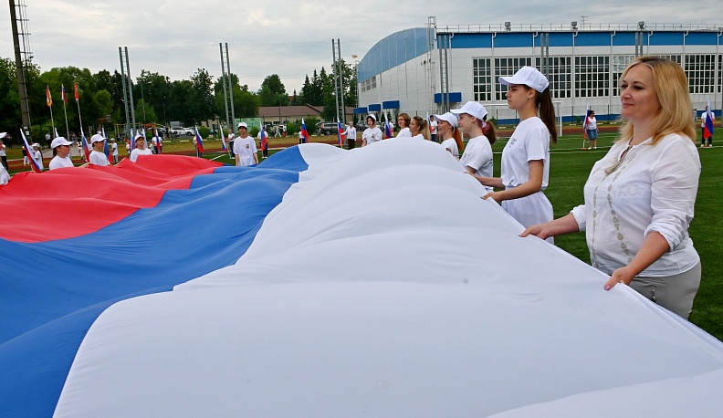 В Малоярославецком районе прошел автопробег в поддержку армии и Президента