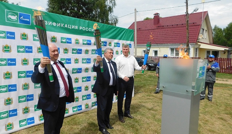 Еще в одну деревню Дзержинского района пришел газ