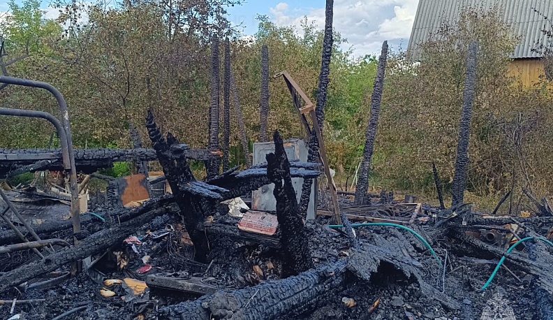 В Жуковском районе дотла сгорела дача