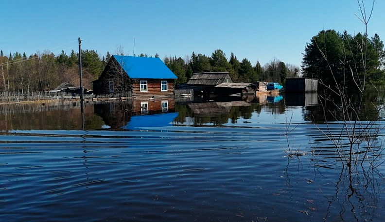 В Боровском районе жителей деревни затопило из-за дорожников
