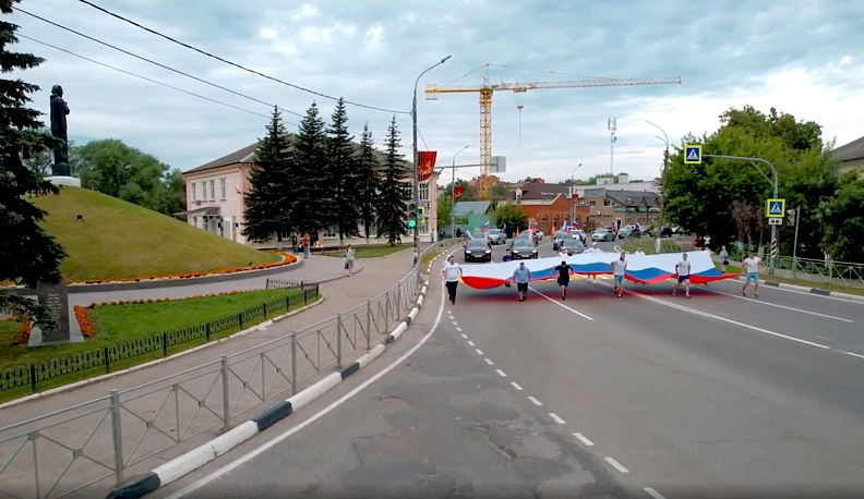 В Малоярославецком районе прошел автопробег в поддержку армии и Президента