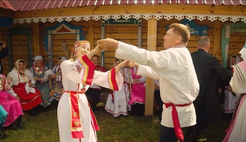 Популярные телеведущие расскажут о народах, проживающих на территории России