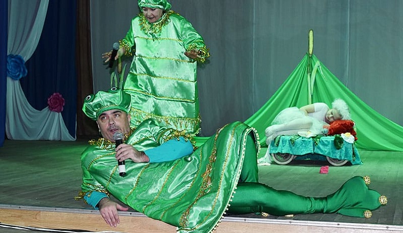 Во Всемирный день театра людиновские дети отправились в путешествие по «ожившим» сказкам