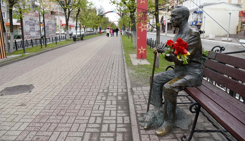 В памяти, в сердце... и в бронзе