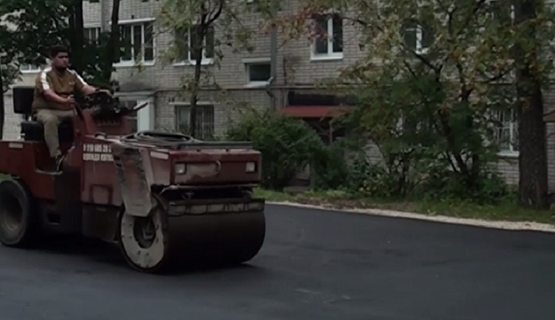 Дмитрий Денисов проверил ход работ по благоустройству Анненок