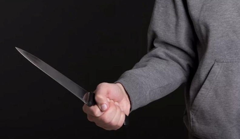 Житель Боровского района нанес приятелю восемь ножевых ранений