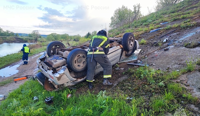 Водитель вылетевшей в кювет иномарки скончался на месте ДТП