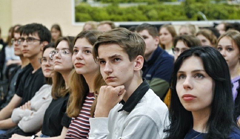 В Калуге в 16-й раз проводится летняя школа одаренных детей