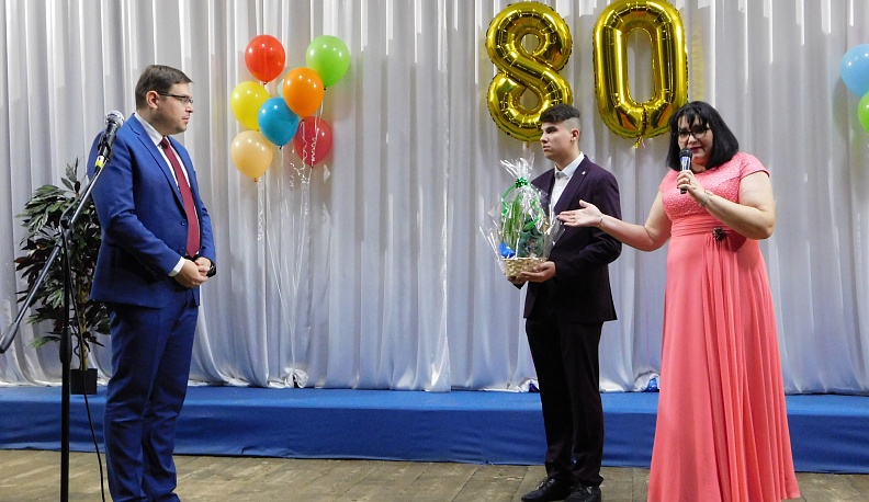 Кондровский центр содействия семейному воспитанию «Берега» отметил 80-летний юбилей