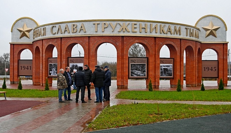 В парке Победы села Головтеево появилась «прокурорская» аллея