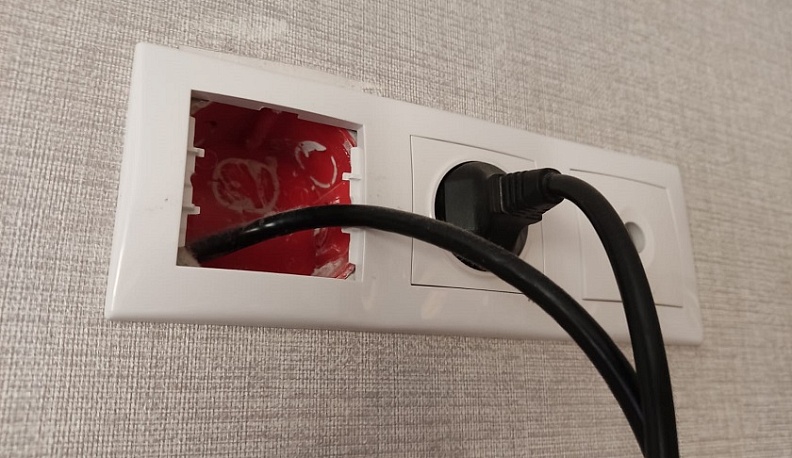 В Калуге на предприятии мужчина скончался от удара током