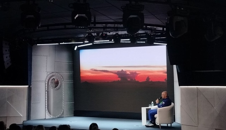 Калужанам рассказали, что космонавты видят рассветы и закаты 16 раз в сутки