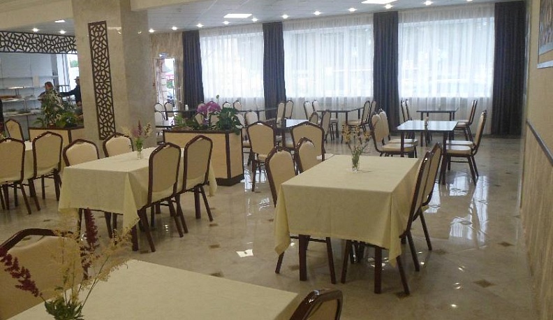 Не красна изба углами