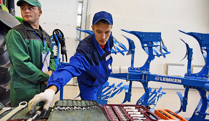 К профессиям будущего