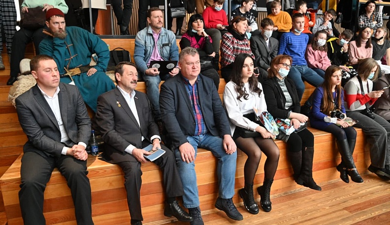 На фестивале «УграФест» обсудили фильм «Суверенное государство российское»