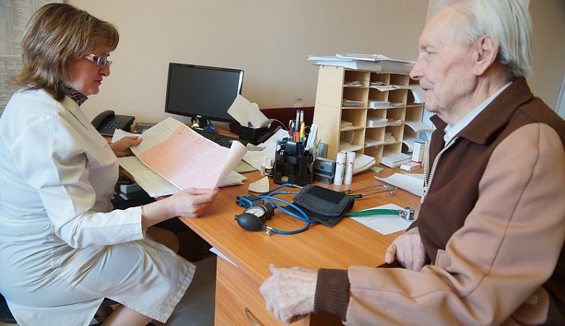 Пожилые жители Калужской области смогут пользоваться мобильными бригадами медиков